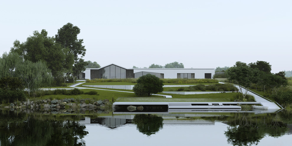 Современный ландшафт у озера