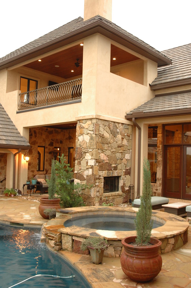 Transitional pool photo in Austin