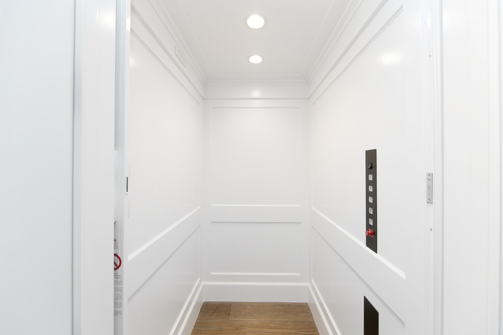 Transitional home design photo in Orange County