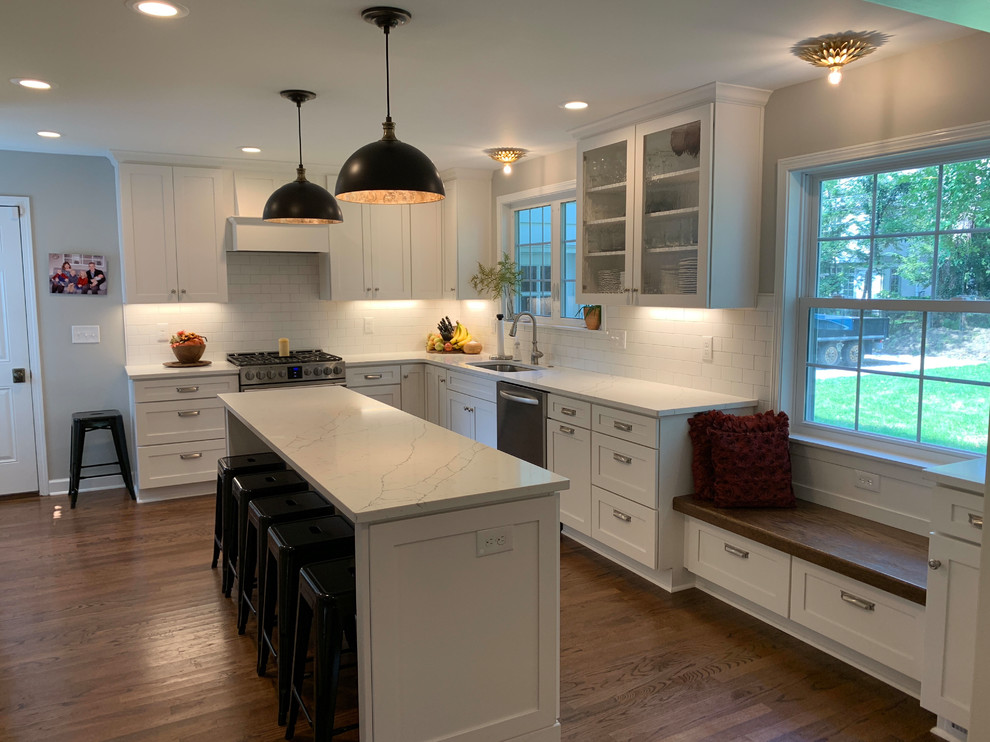 Inspiration for a transitional kitchen remodel in Cincinnati