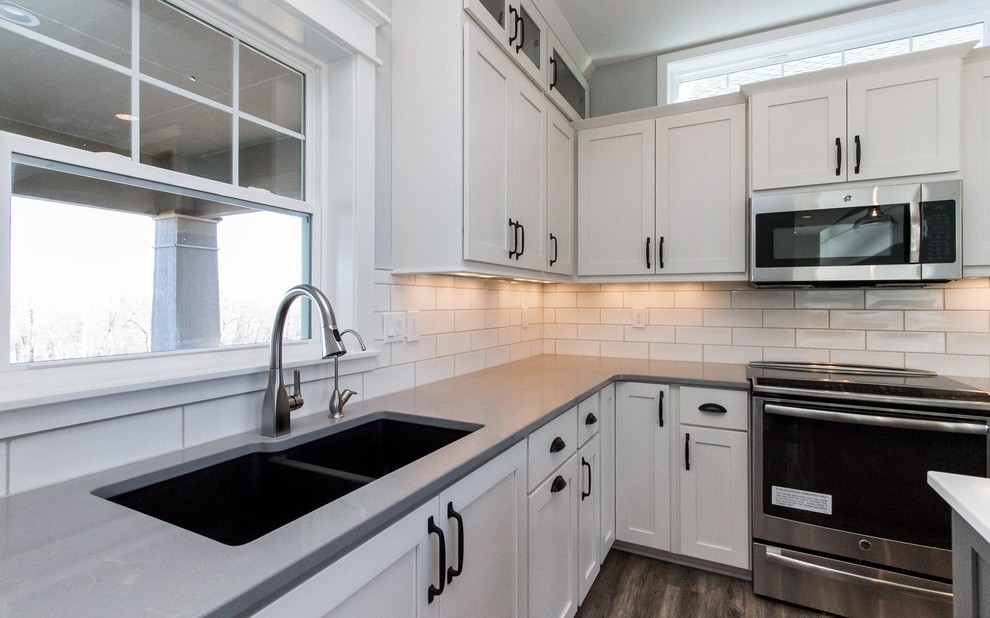 Kitchen - coastal kitchen idea