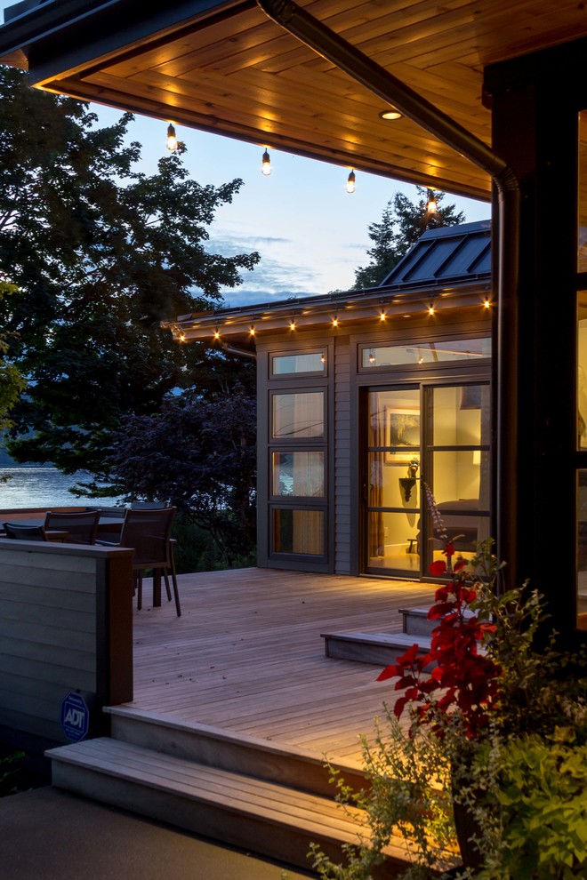Design ideas for an asian deck in Seattle.