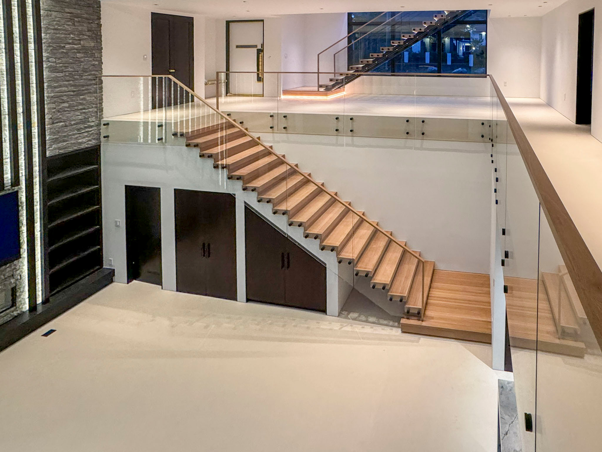 126_Visually Open and Light Contemporary Staircase, Mclean, VA 22102