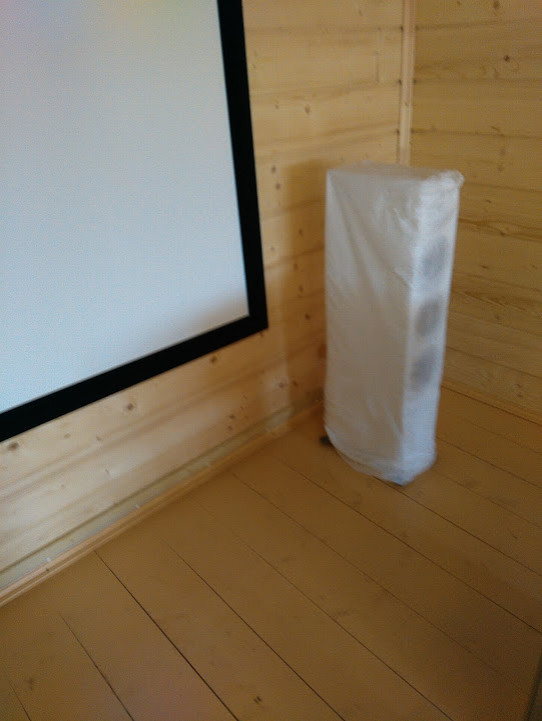 Кинозал в деревянный дом