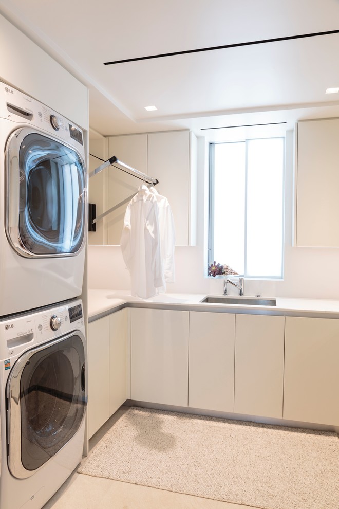 Design ideas for a contemporary laundry room in Los Angeles.