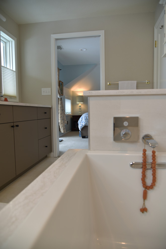 Home design - transitional home design idea in Denver