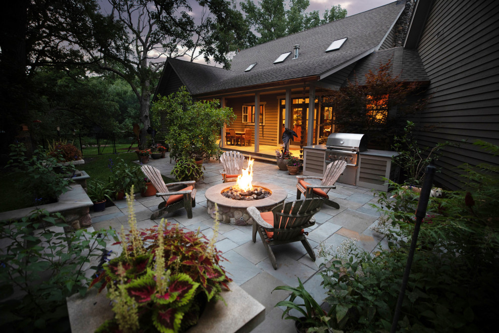 Patio - craftsman patio idea in Chicago