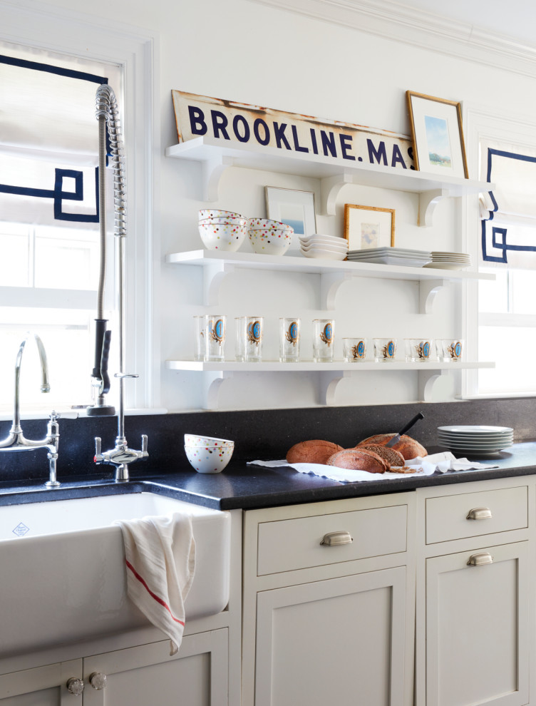 Kitchen - transitional kitchen idea in Boston