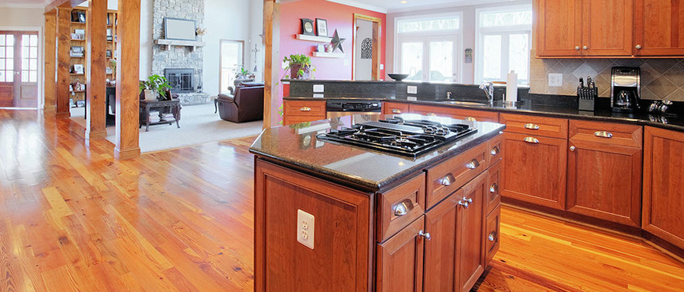 Kitchen - kitchen idea in Austin