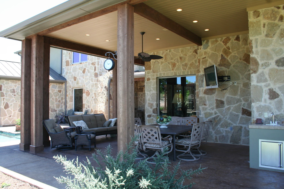 Home design - transitional home design idea in Austin