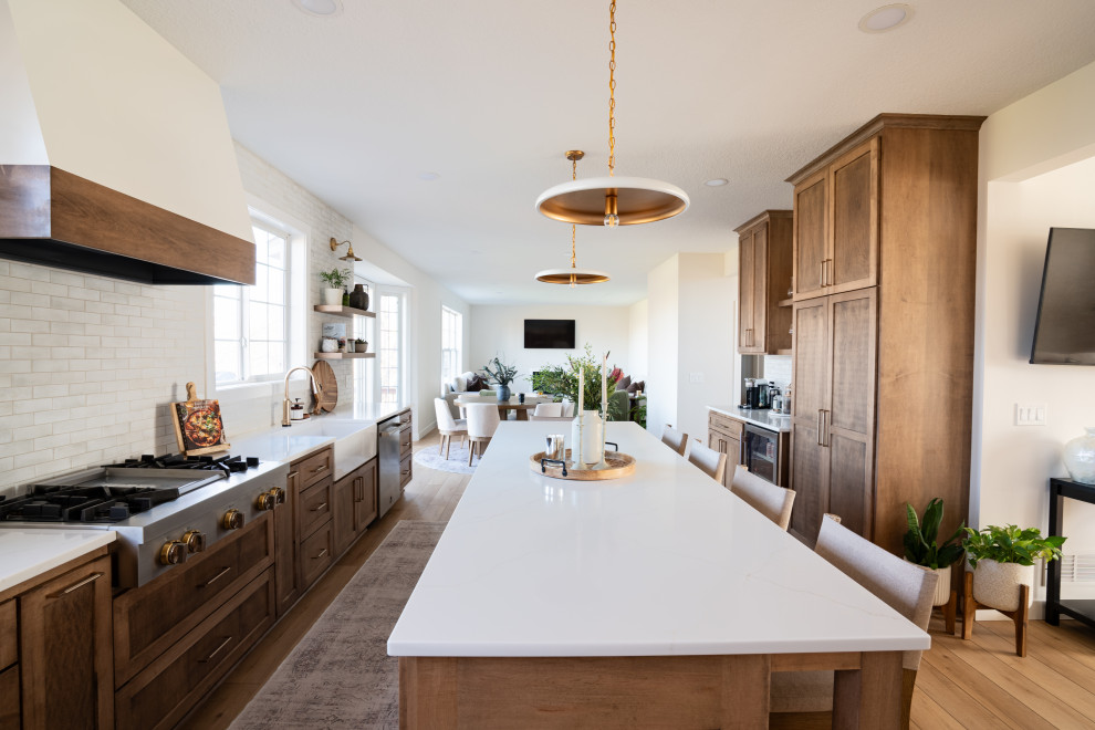 Kitchen - transitional kitchen idea in Minneapolis