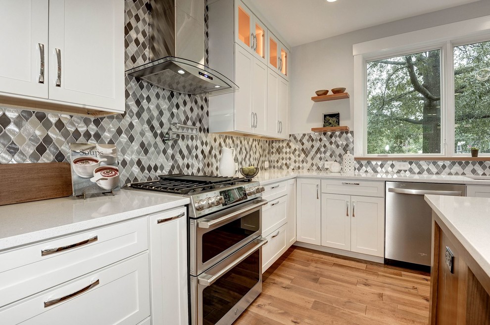 Transitional kitchen photo in DC Metro