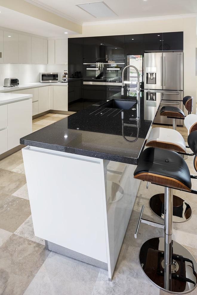 Inspiration for a contemporary kitchen in Perth.