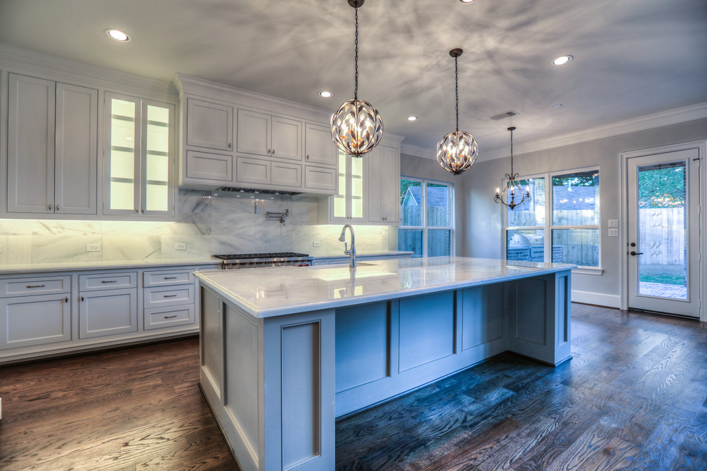 Transitional kitchen photo in Houston
