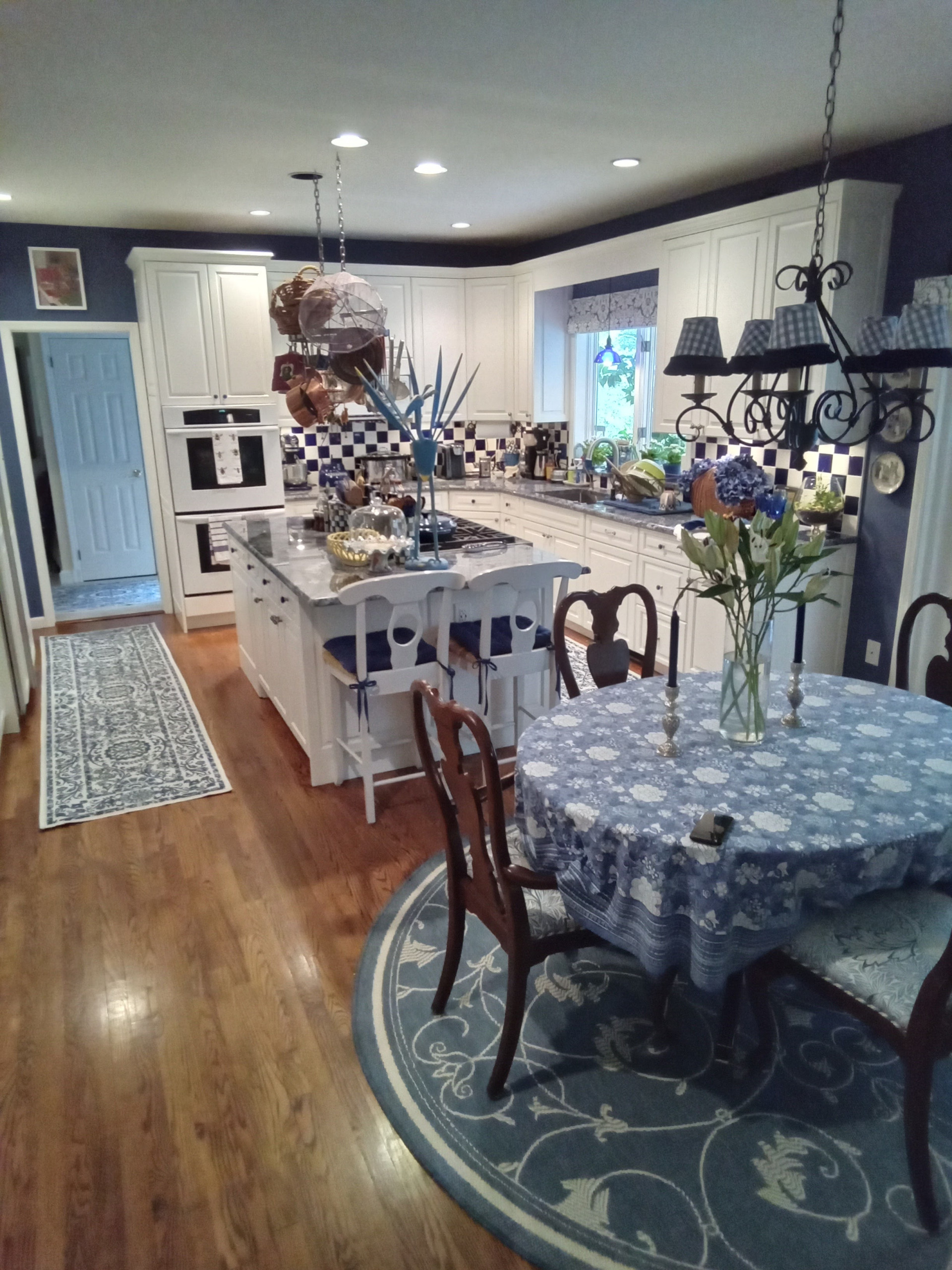Custom Kitchen Cabinets