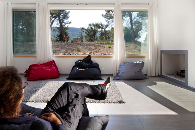 Maison P&eacute;ri contemporary-living-room