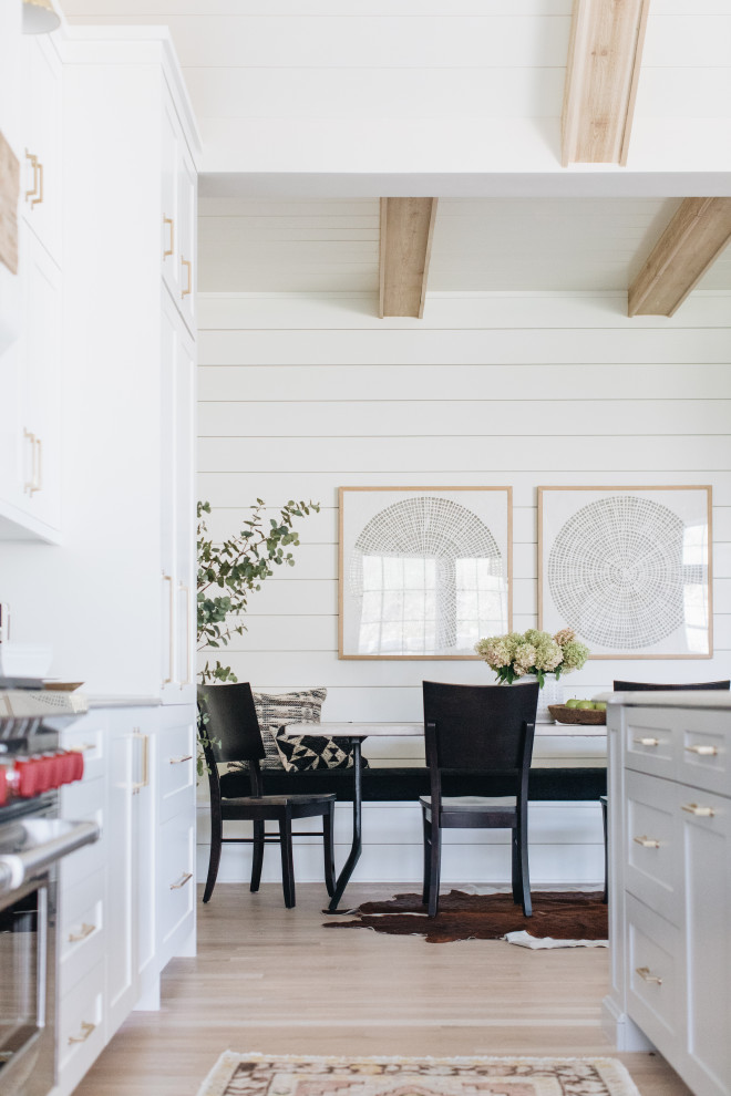 Transitional kitchen photo in Chicago