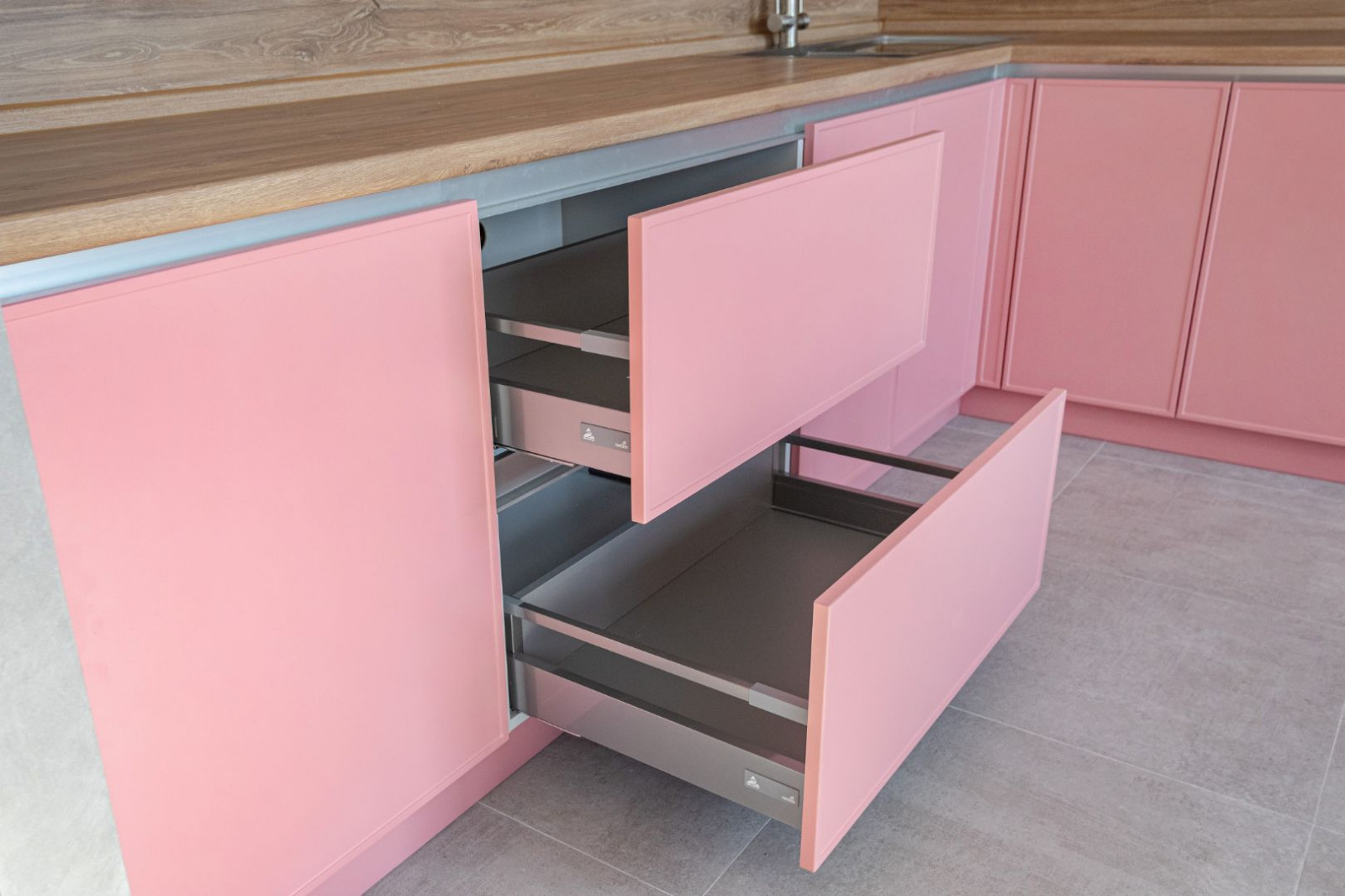 Дизайн и установка кухонной мебели