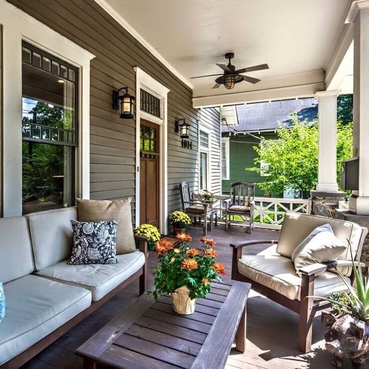 Home design - transitional home design idea in Chicago