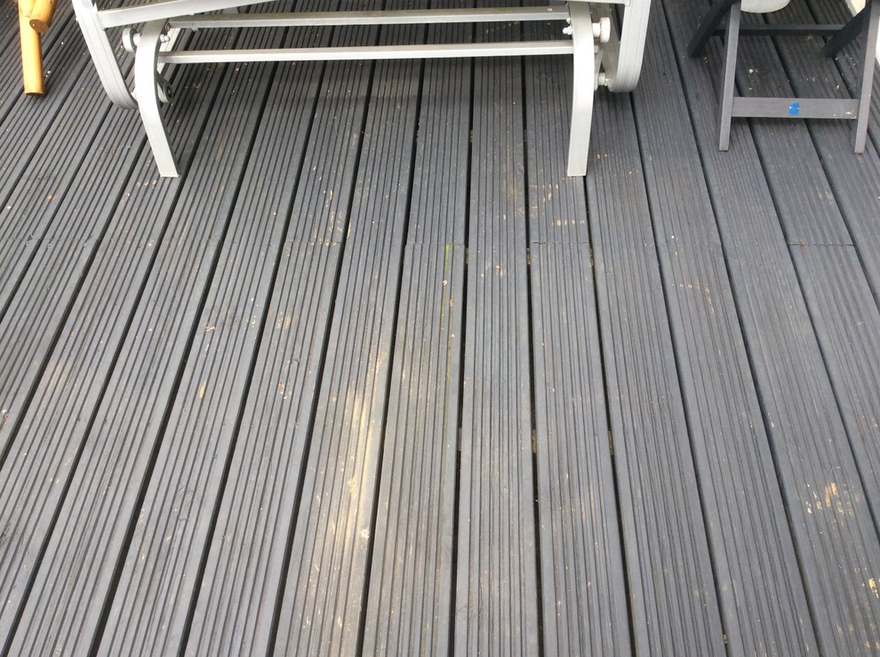 UPDATE: FIVE WEEKS AFTER PAINTING MY DECK | Houzz UK