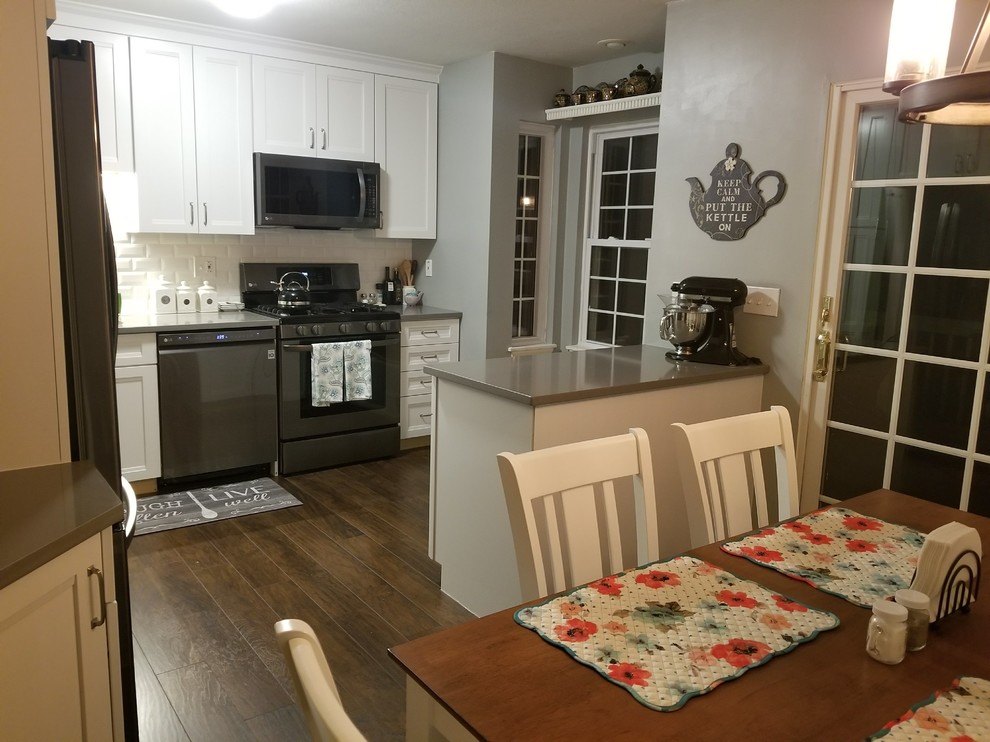 Home design - transitional home design idea