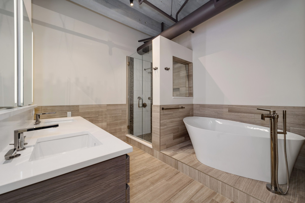 Large contemporary bathroom in Chicago.