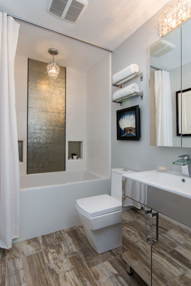 How to Maximize Built-In Storage in a Small Bathroom