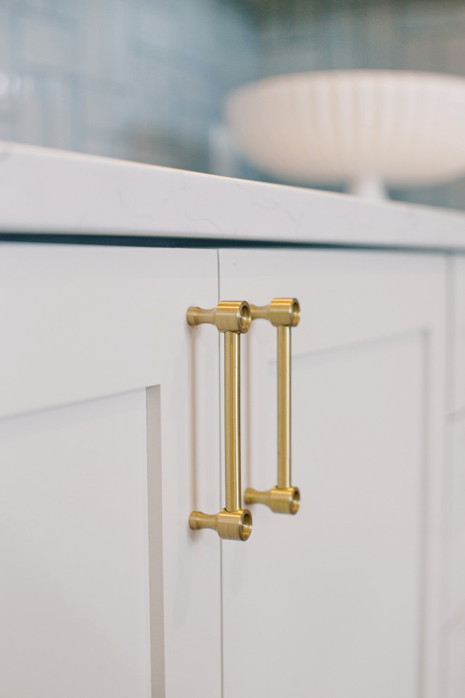 Inspiration for a transitional kitchen remodel in Austin