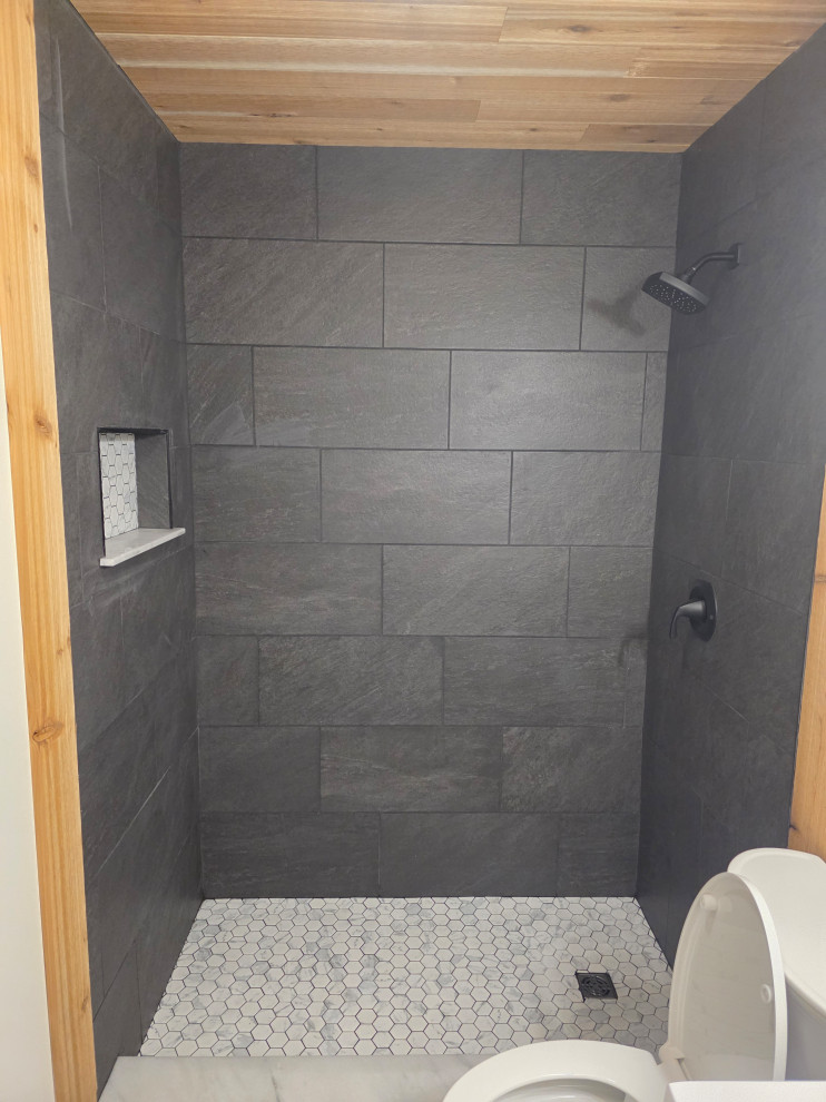Bathroom - rustic bathroom idea
