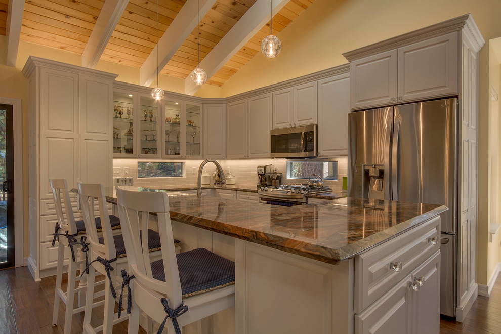 Kitchen - transitional kitchen idea