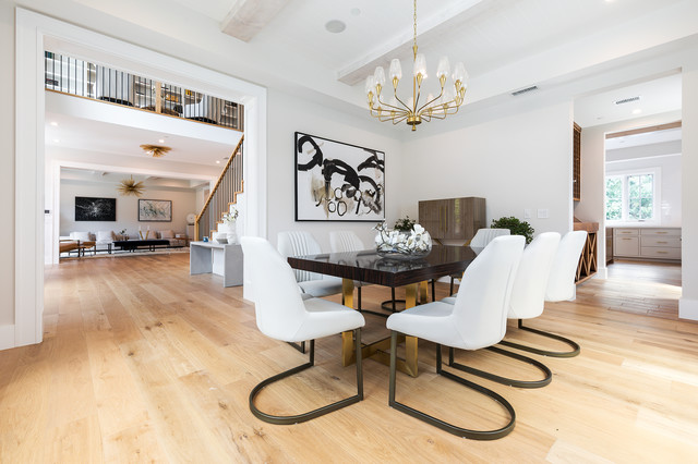 Transitional Mid-Sized Home clasico-renovado-comedor