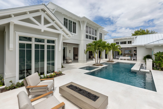 Old Naples Custom Home stile-marinaro-piscina