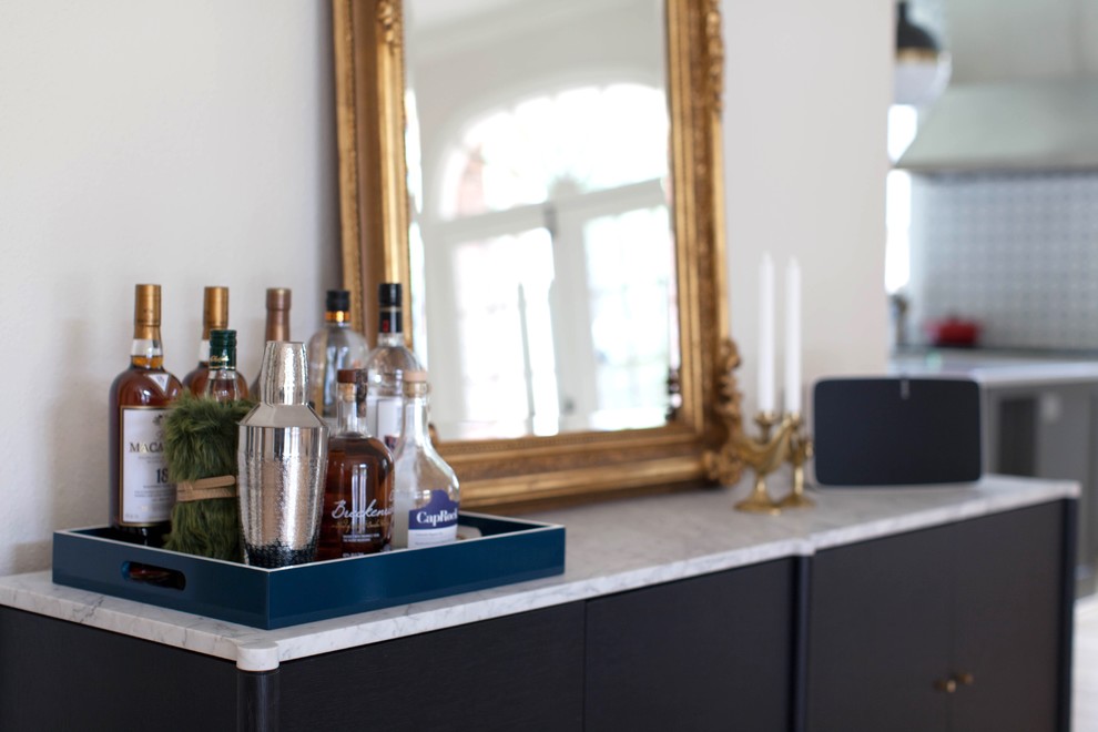 Home design - transitional home design idea in Dallas