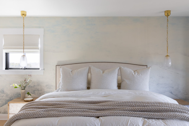 Curated Modern Living Primary Bedroom + Bathroom moderno-camera-da-letto