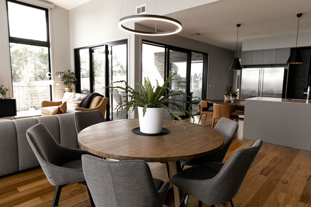 Dining room - dining room idea in Melbourne