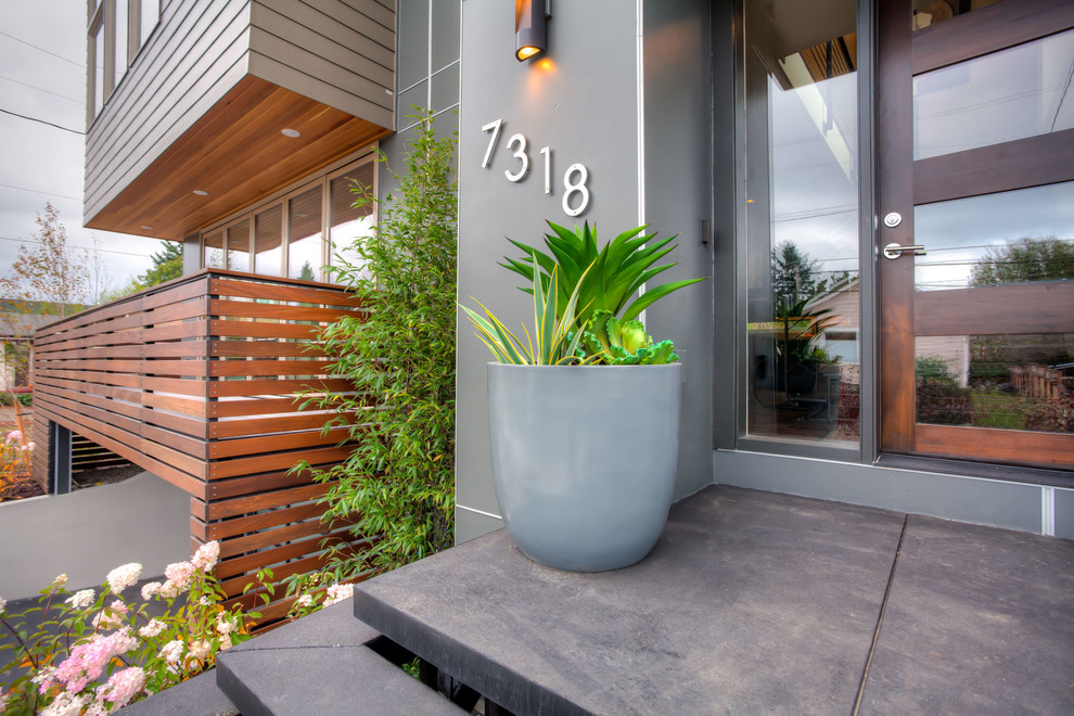 This is an example of a contemporary verandah in Portland.