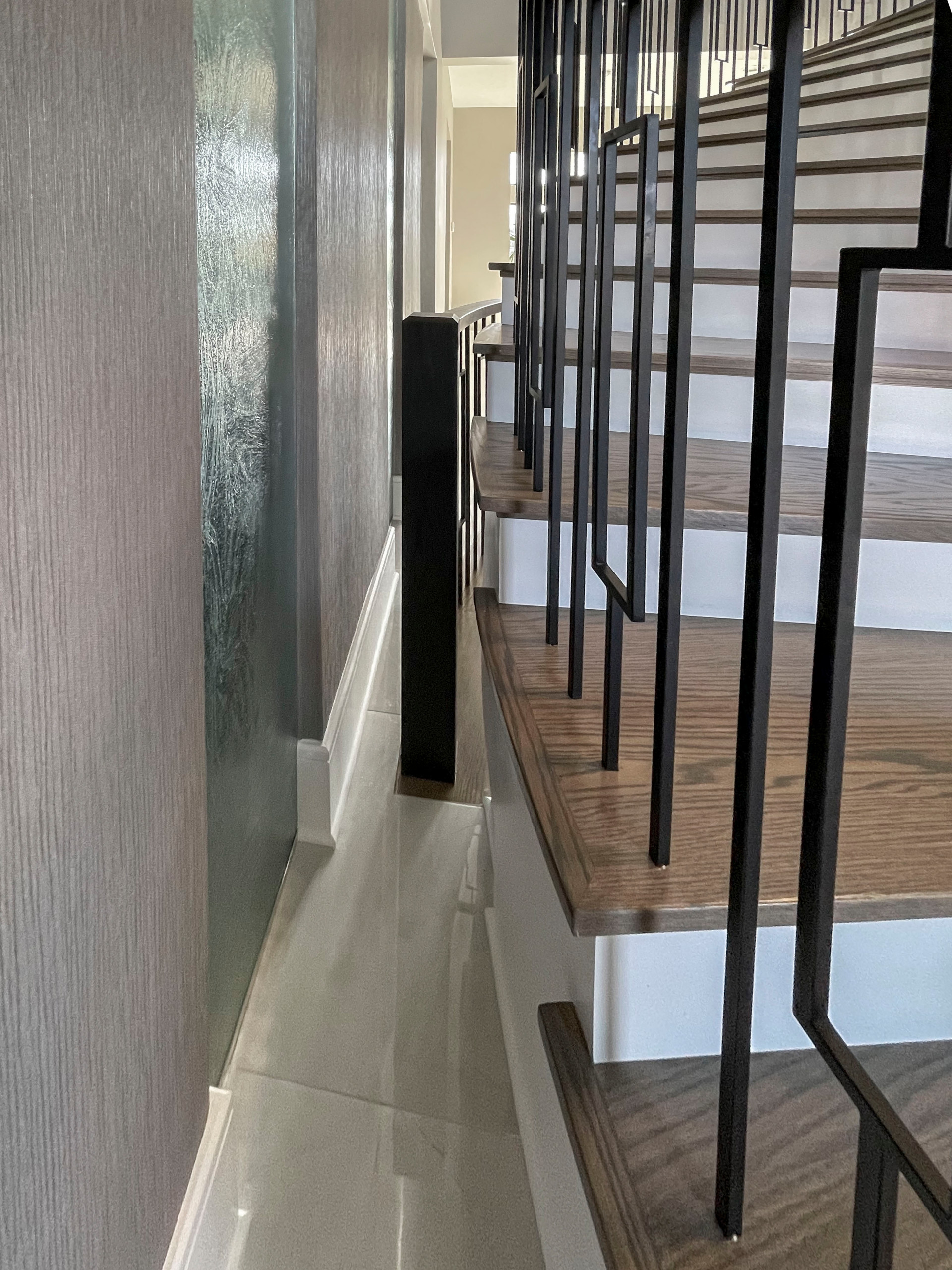 114_Striking Floating-Curved Staircase, Leesburg VA 20175