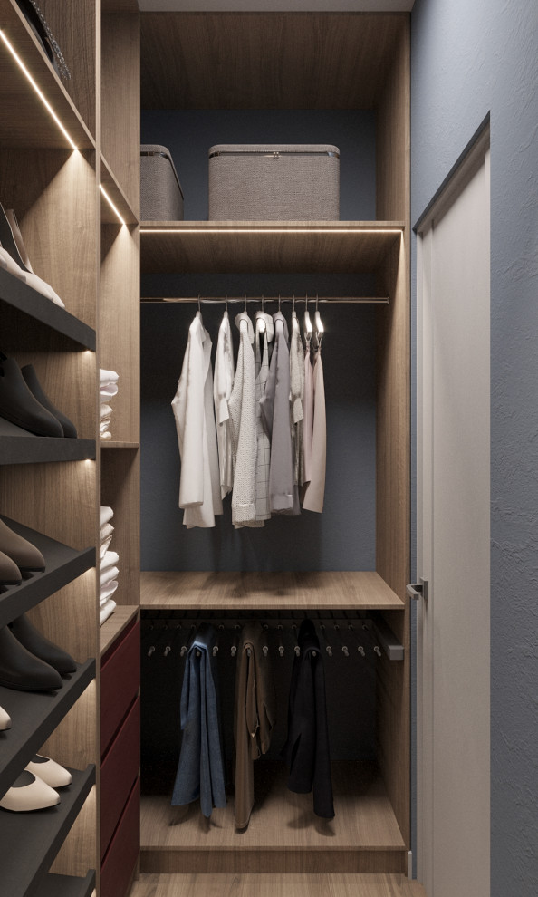 Маленькая гардеробная комната