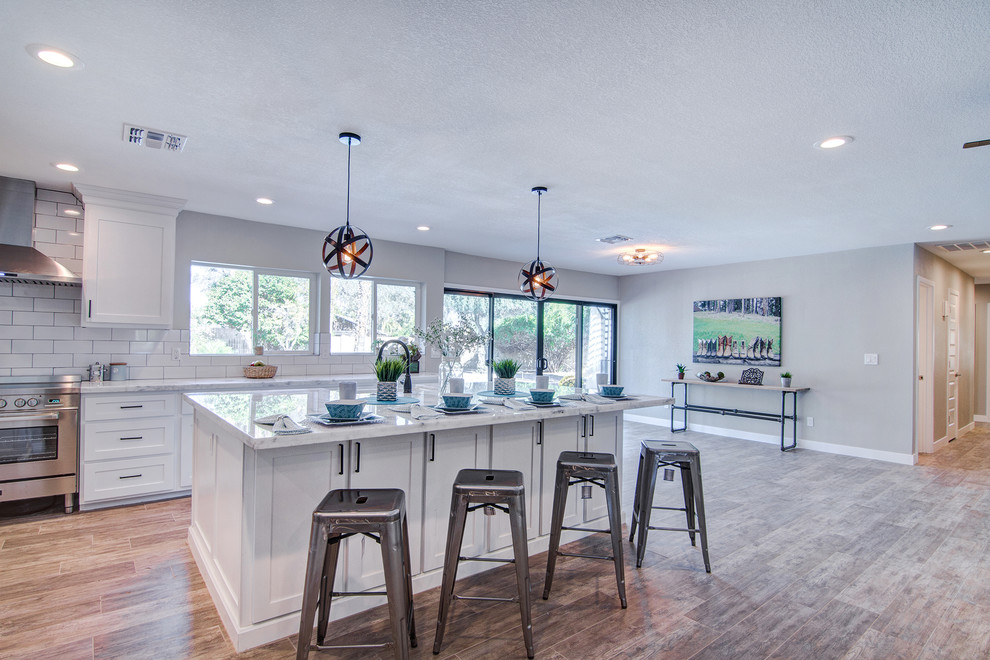 Home design - transitional home design idea in Phoenix