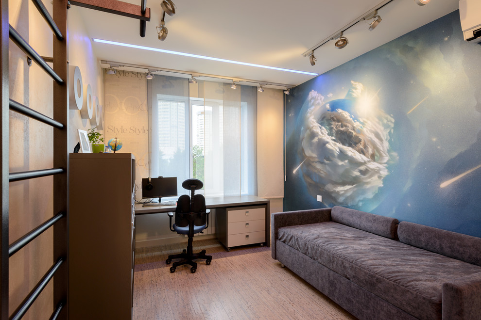 This is an example of a contemporary kids' room in Novosibirsk.