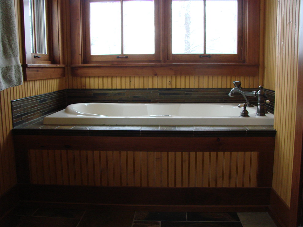 Example of a mountain style bathroom design in Minneapolis