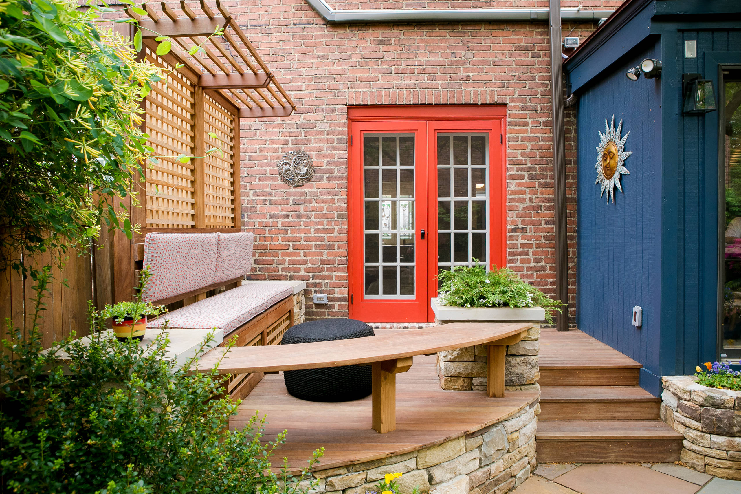 Transform Your Outdoor Space with These Deck Designs for Small Spaces