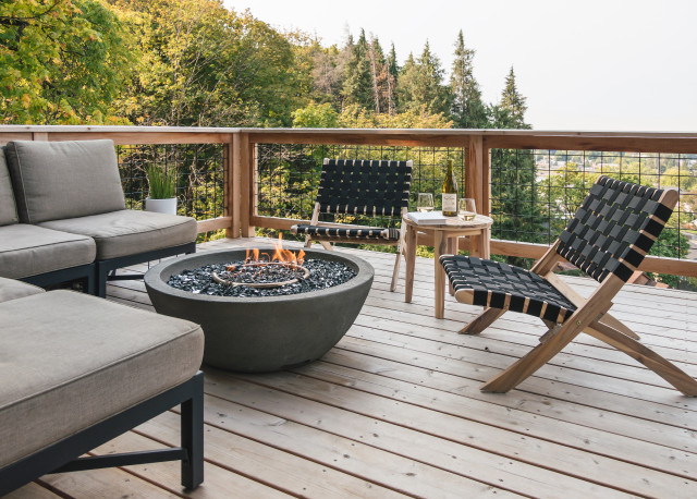 What to Know About Adding an Outdoor Bar or Counter