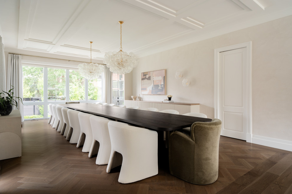 Transitional dining room photo in Montreal