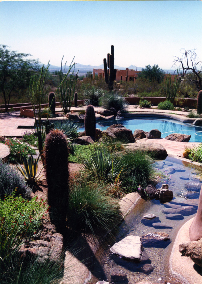 This is an example of a contemporary pool in Phoenix.