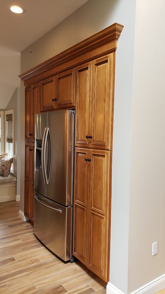 Example of a transitional home design design in Providence