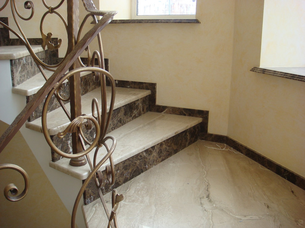 Ступени и подоконники из мрамора