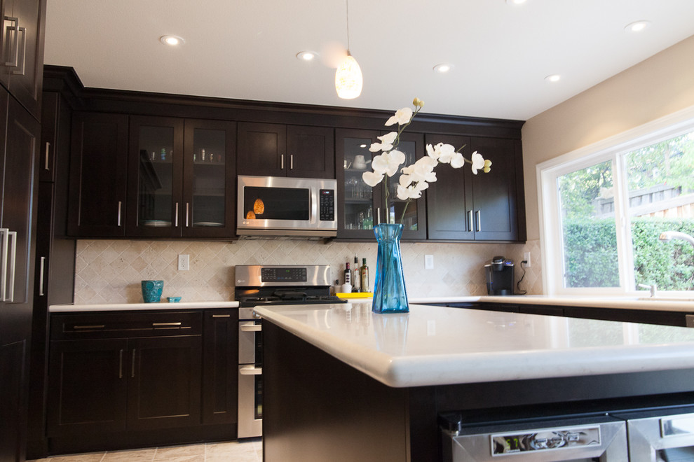 Inspiration for a transitional kitchen remodel in Los Angeles