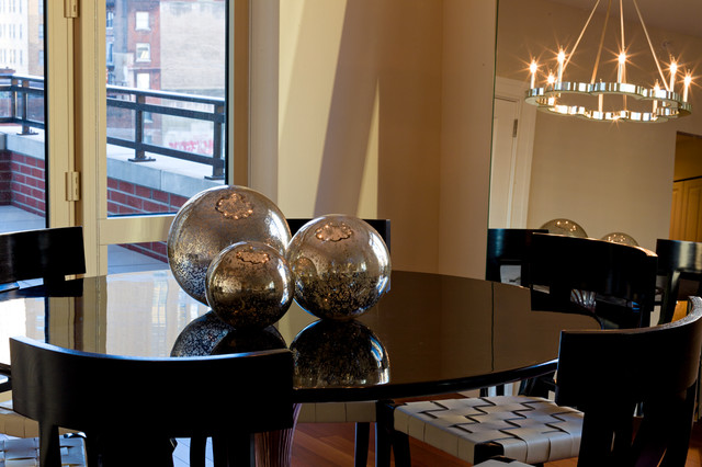 Transitional Spaces classique-chic-salle-a-manger