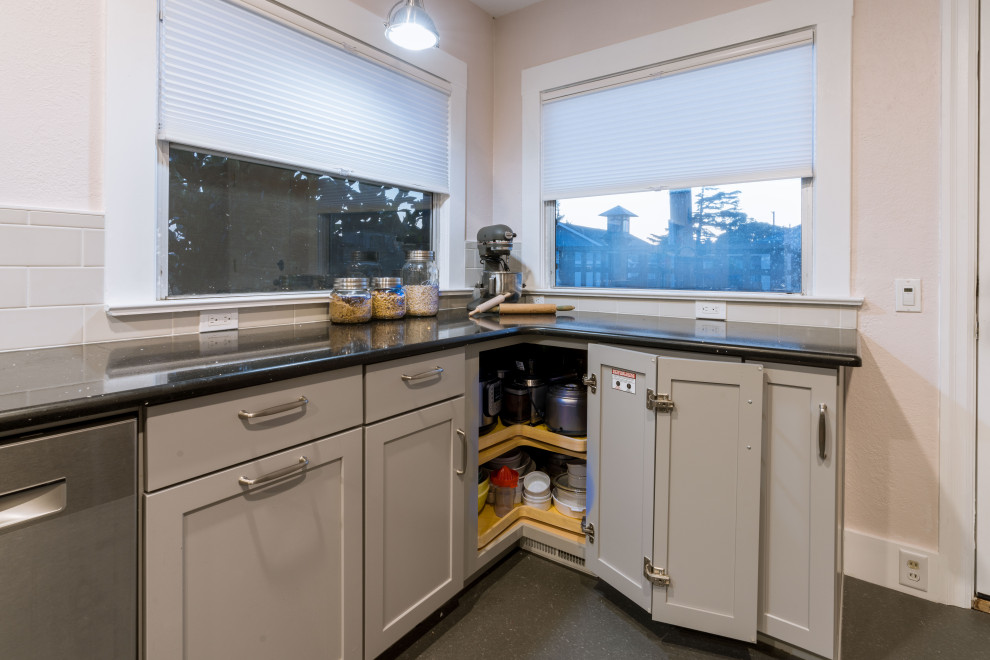 Clinton Kitchen